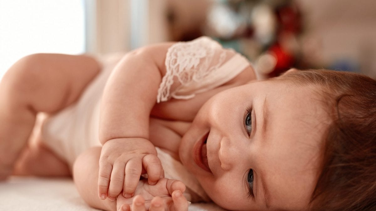 a che età il neonato rotola