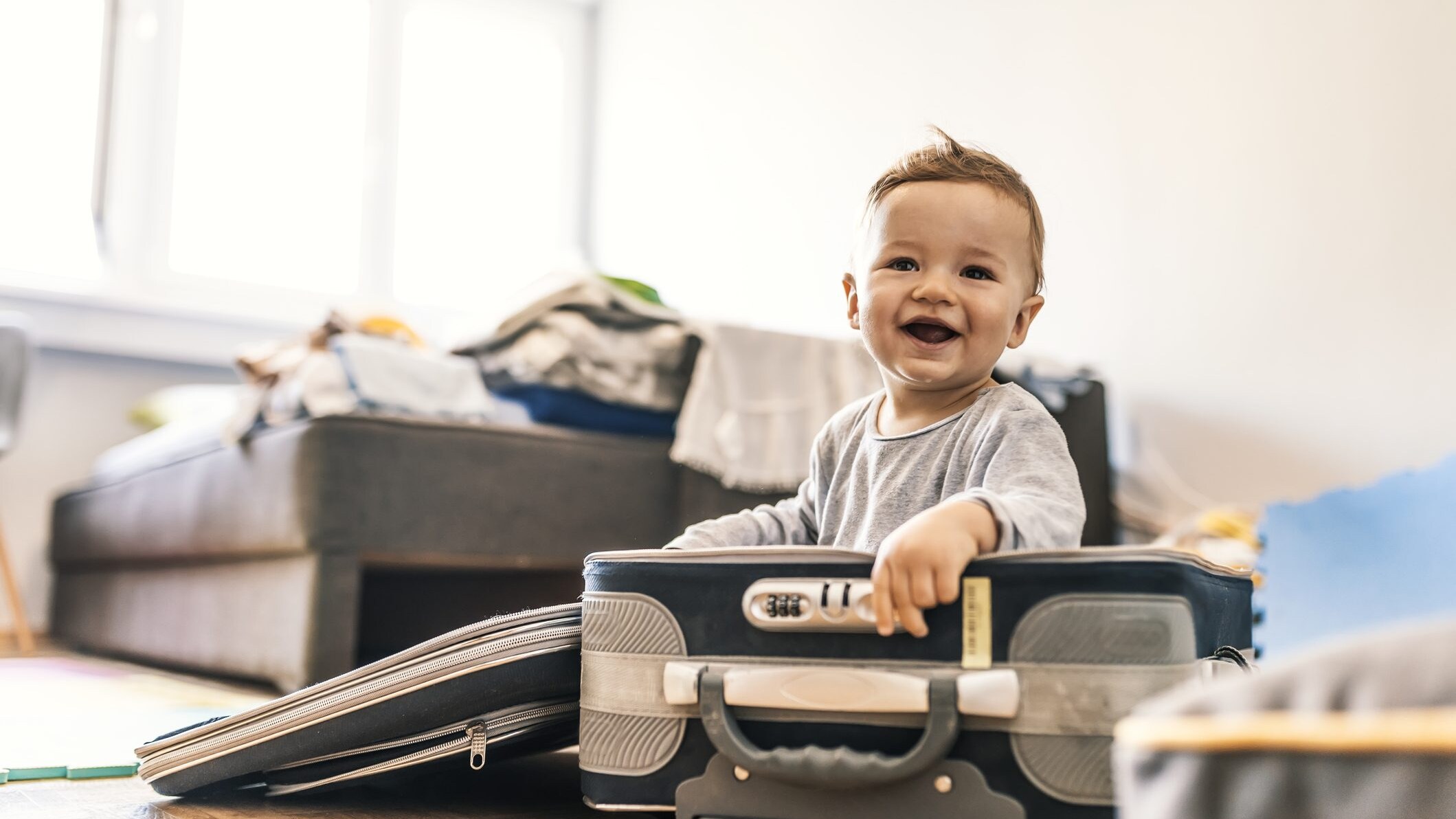 valigia del neonato in viaggio