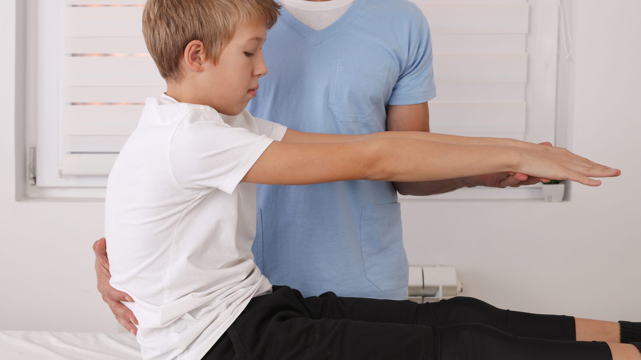 bimbo dall'osteopata