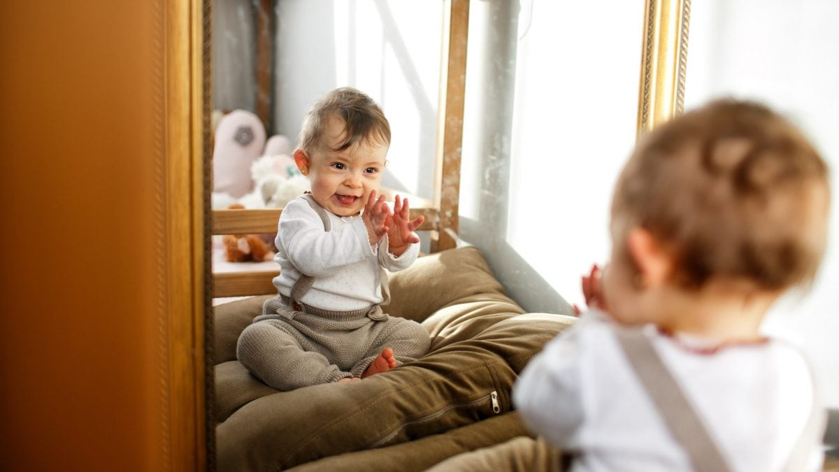 bebè specchio