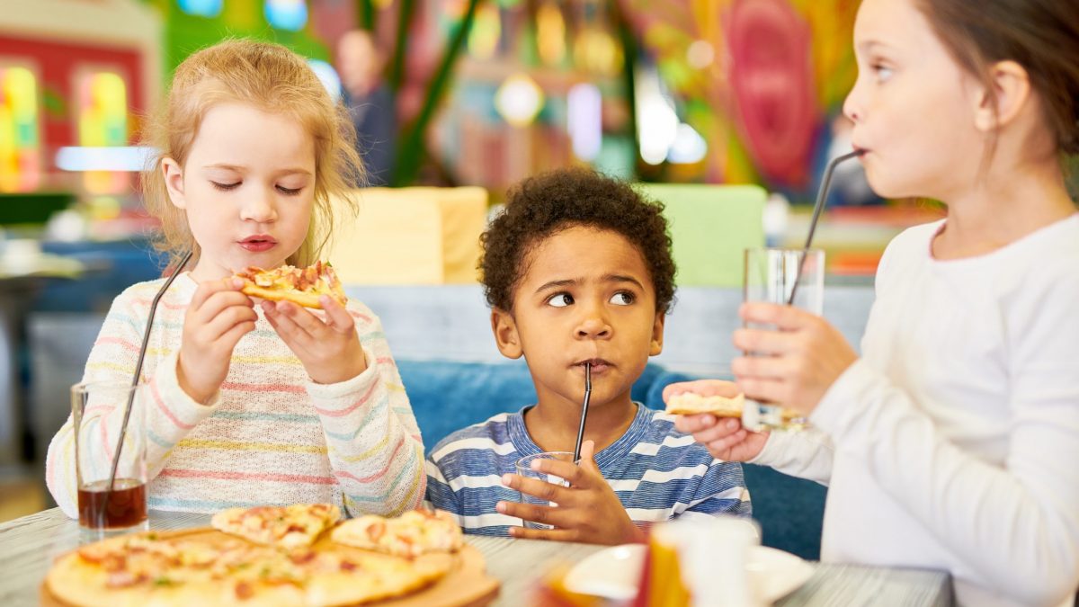 Pizzeria rifiuta prenotazioni da famiglie con figli