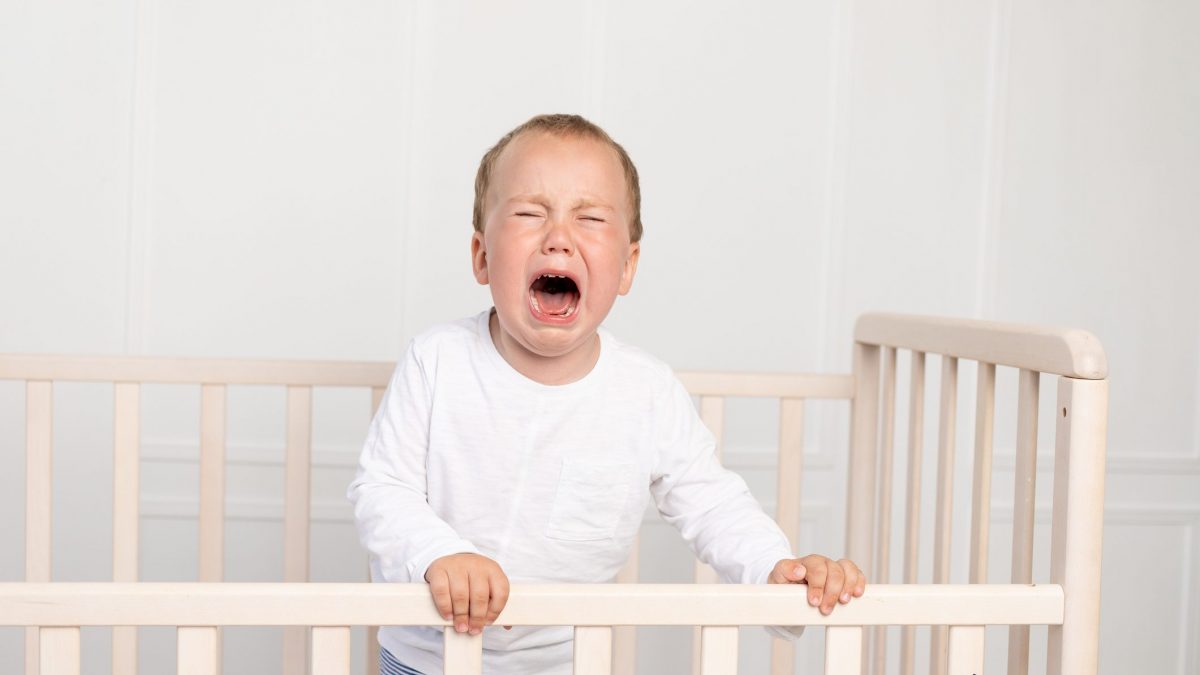 bimbo non vuole dormire da solo