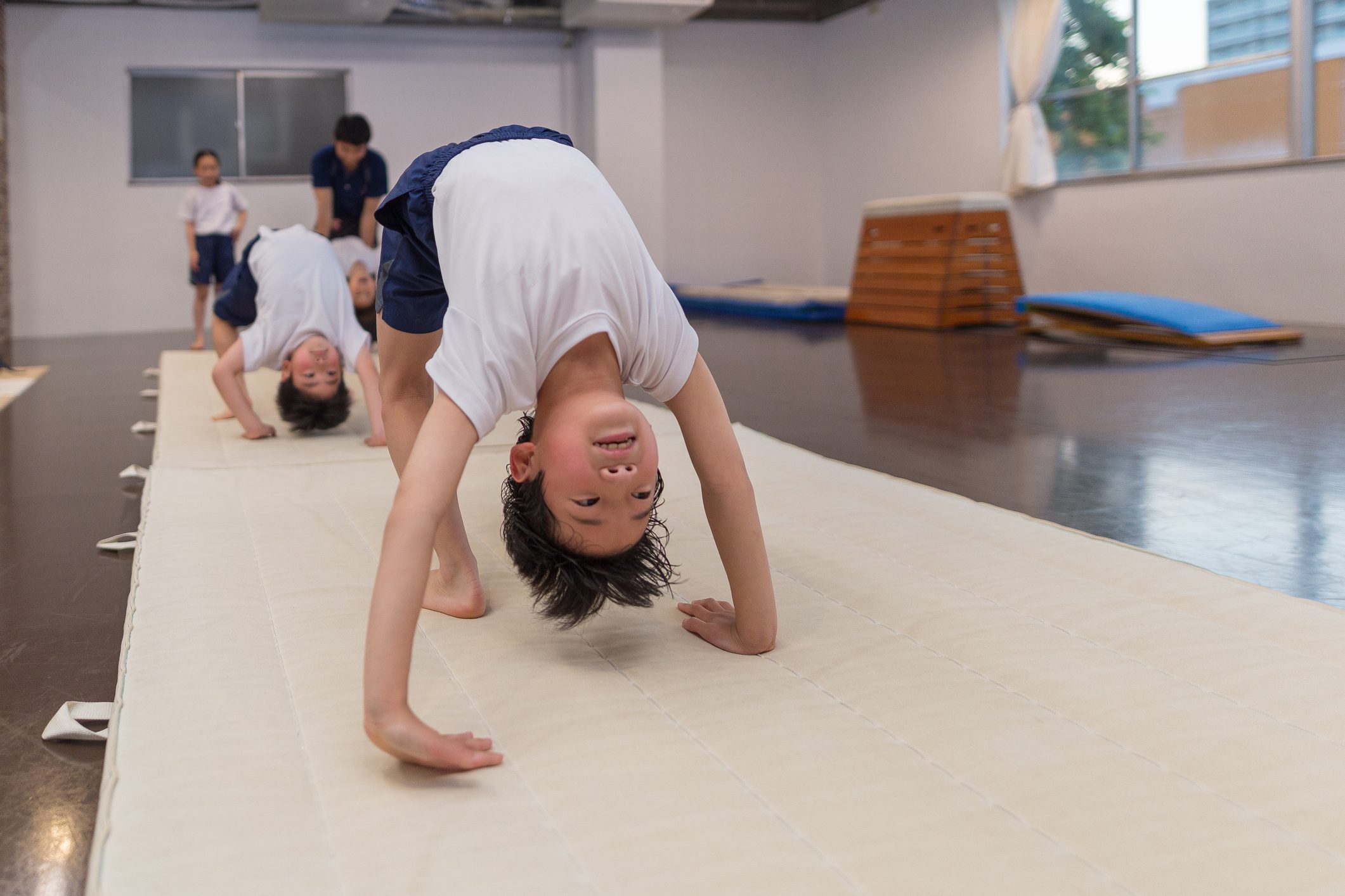 Body Ginnastica Per Bambina Con Brillantini – Set Con Pantaloncini E Fascia, Senza Maniche, Per Danza E Gare, Taglie 6-16 Anni