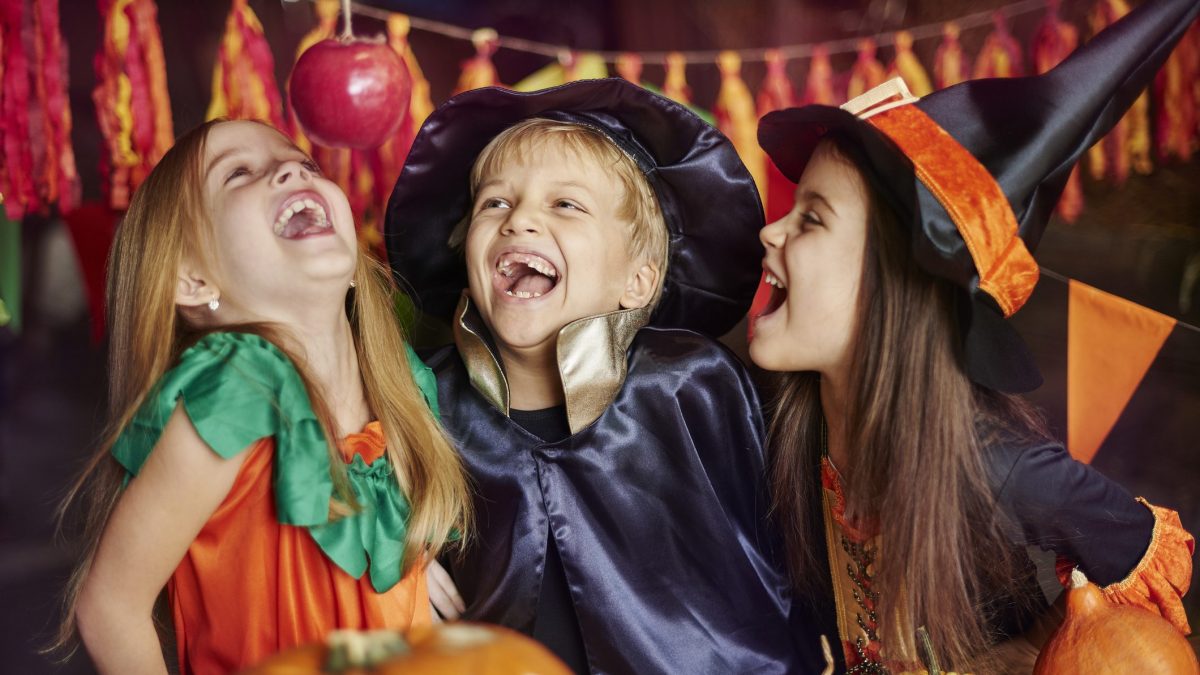 Caccia al tesoro di Halloween: idee e indovinelli