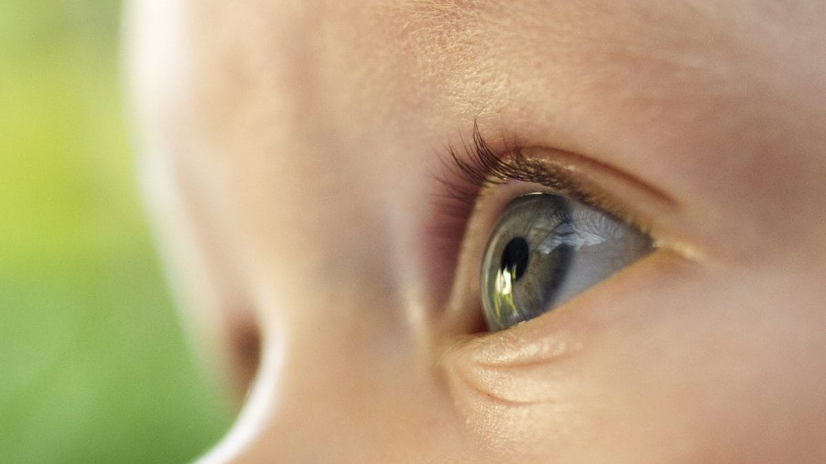 Quando diventa definitivo il colore degli occhi del neonato?