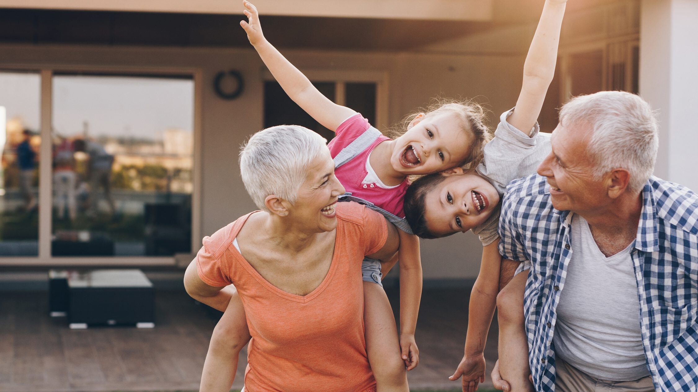 Perché mio figlio preferisce stare con i nonni?