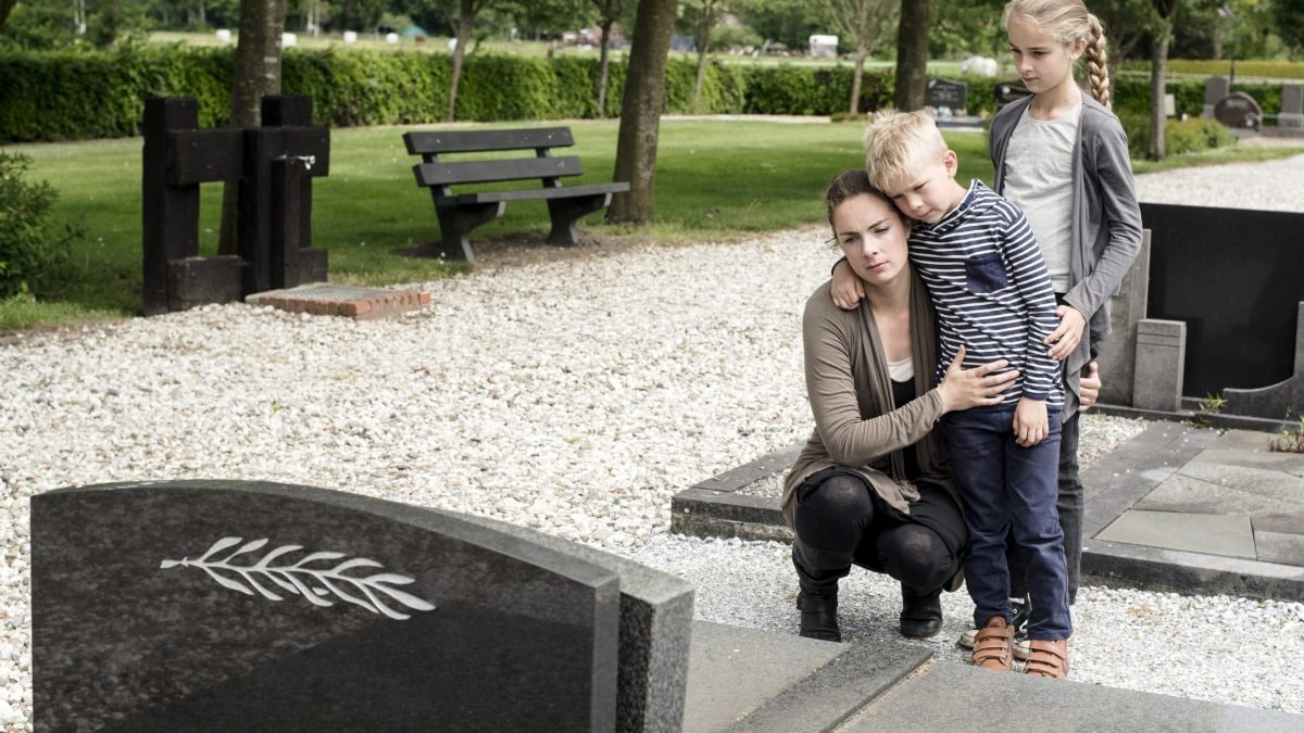 portare i bimbi ai funerali