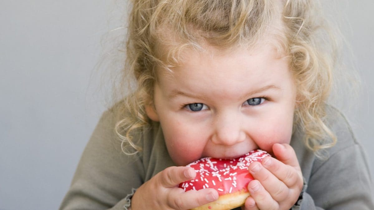I bambini che si abbuffano sono più esposti al rischio di disturbi alimentari?