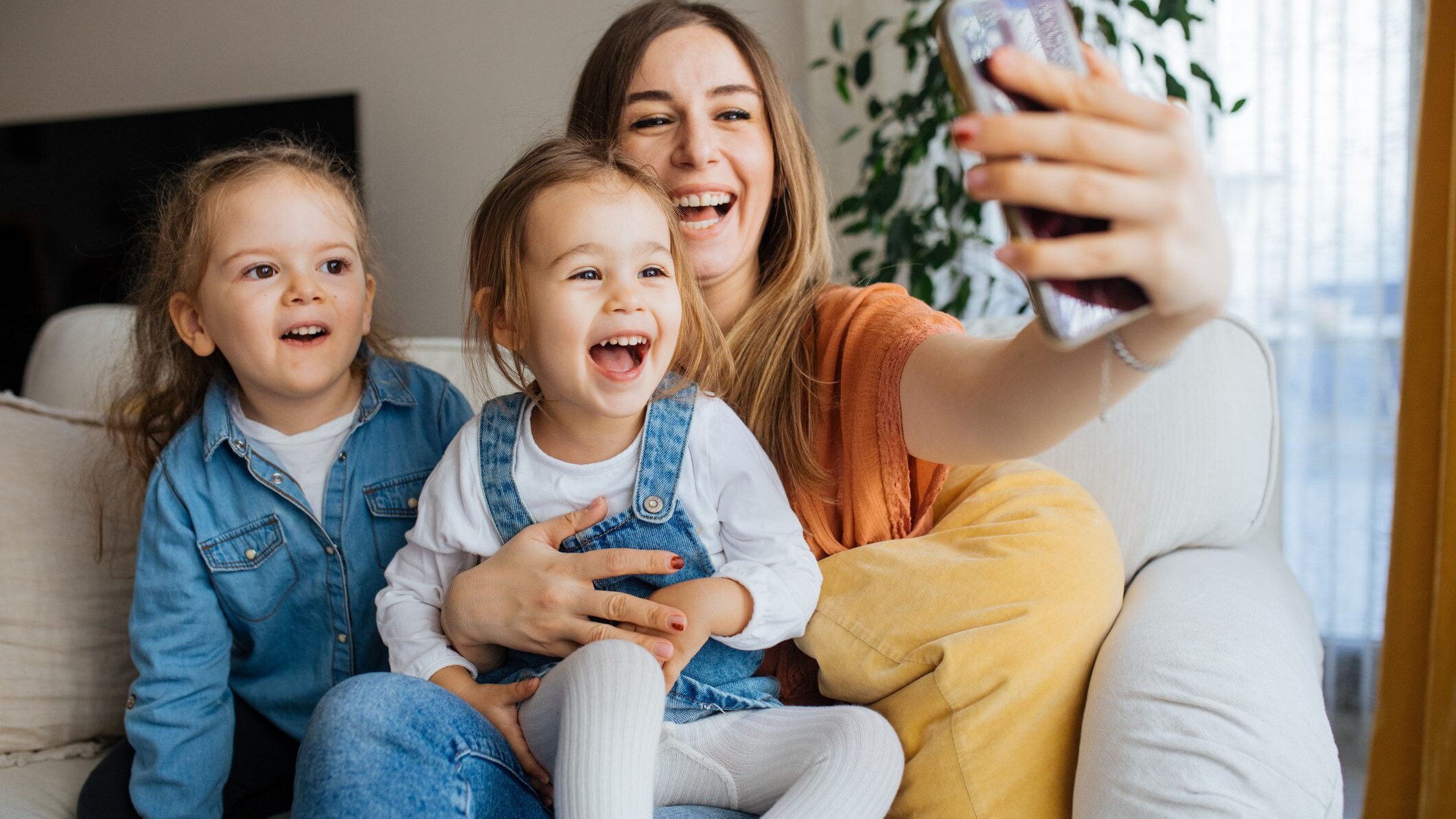 Perché spesso i genitori separati smettono di postare i volti dei figli?